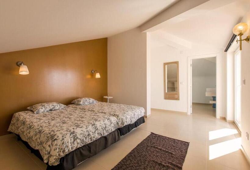 هاستل The Maverick Surfvillas