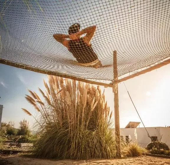 Retkeilymaja The Maverick Surfvillas