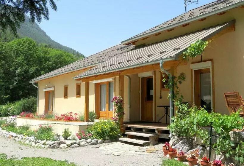 ベッドアンドブレックファースト Chambres D Hôtes La Pierre D Oran