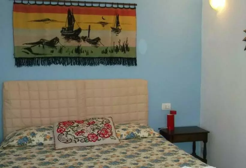 تختخواب و صبحانه Solimarina