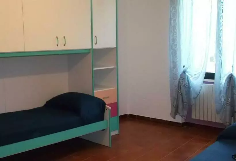 تختخواب و صبحانه Solimarina