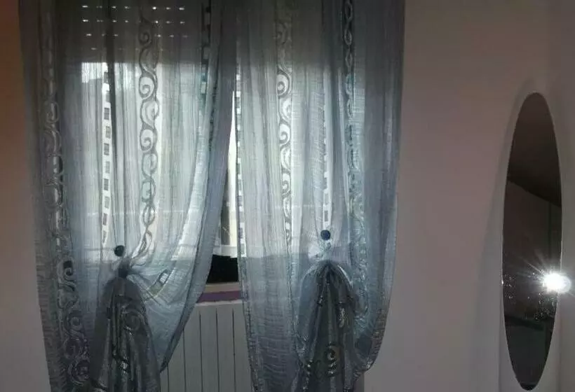 تختخواب و صبحانه Solimarina