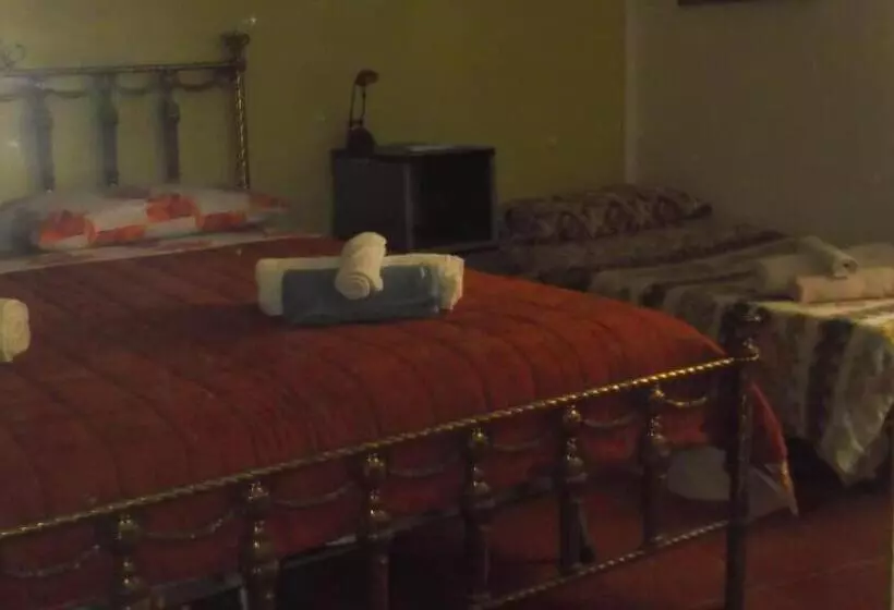 تختخواب و صبحانه Solimarina