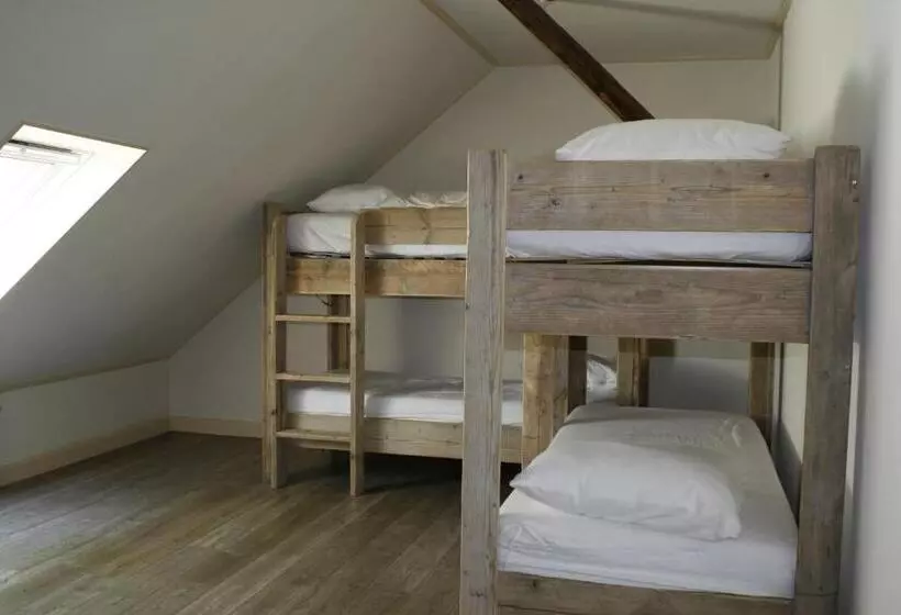 ベッドアンドブレックファースト T Ossenschot