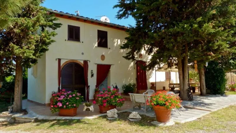 ホテル Agriturismo Podere Sottogello