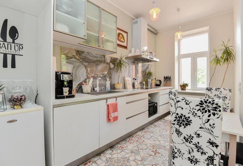 هتل Jugend With Self Check In