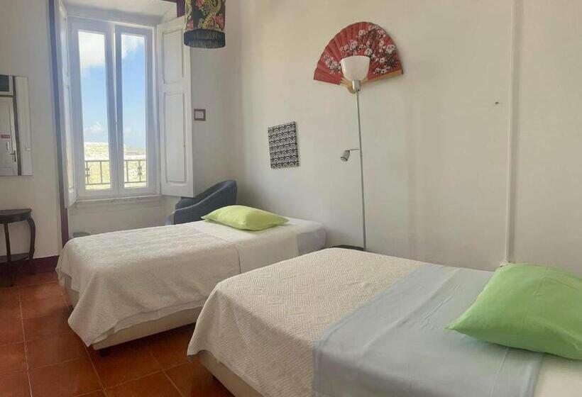 Peniche Hostel