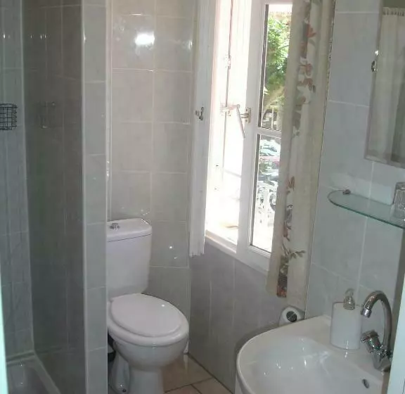 ベッドアンドブレックファースト La Fontaine   Chambres D Hôtes