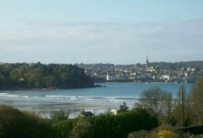 Aamiaismajoitus (B&B) Les Terrasses Du Ris