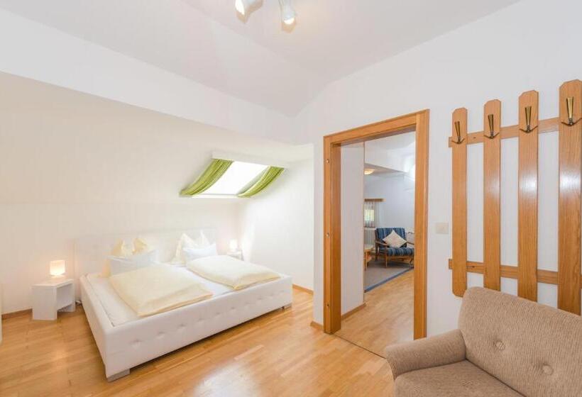 بنسيون Landhaus Tritscher