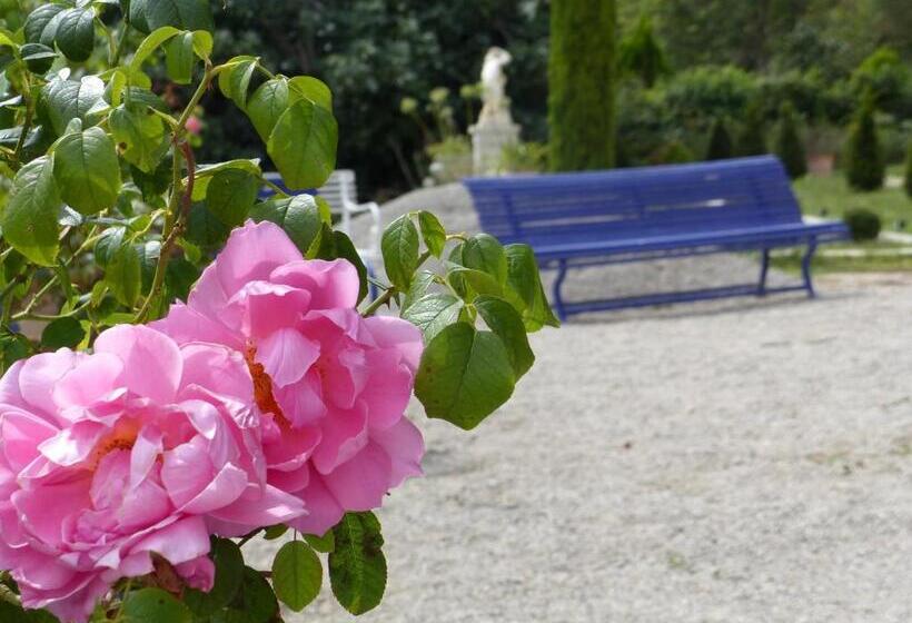 تختخواب و صبحانه Château Du Grand Jardin