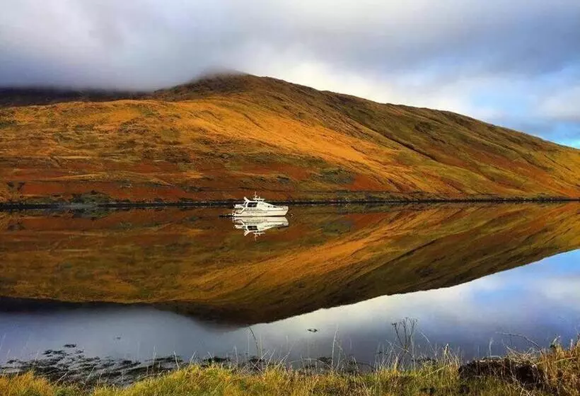 تختخواب و صبحانه Clifden Bay Lodge