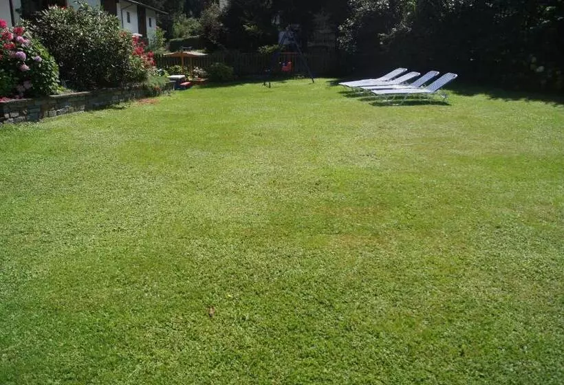 تختخواب و صبحانه Haus Josef