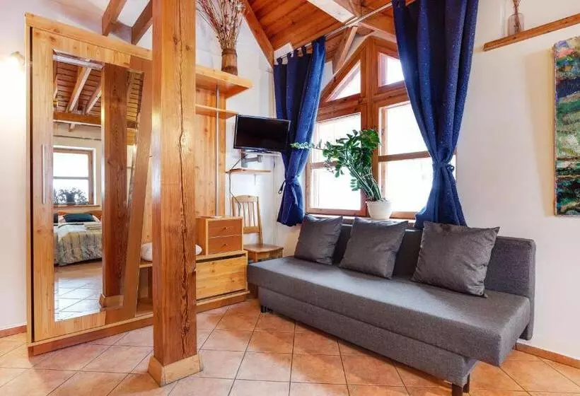 تختخواب و صبحانه House Of Sun