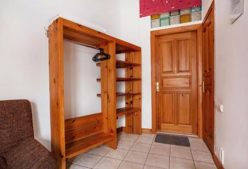 تختخواب و صبحانه House Of Sun