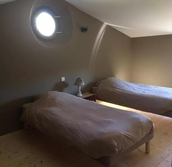 ベッドアンドブレックファースト Une Sieste En Luberon