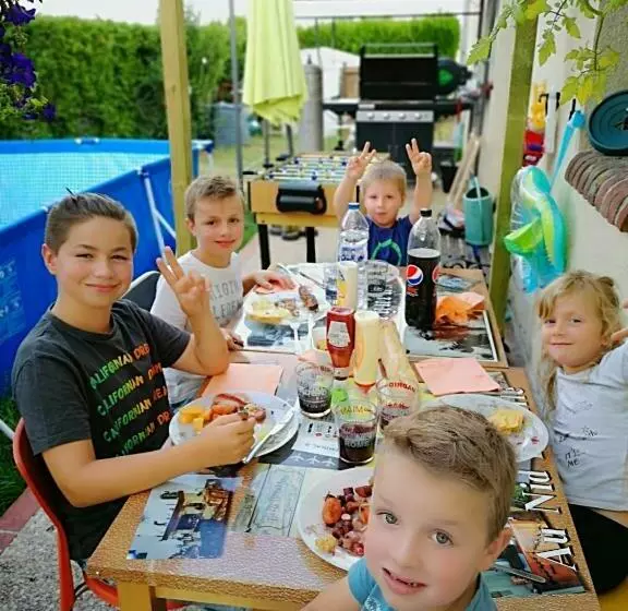 ベッドアンドブレックファースト Au Nid De Tillé