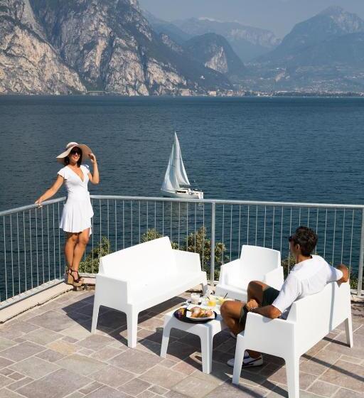 هتل Villa Tempesta