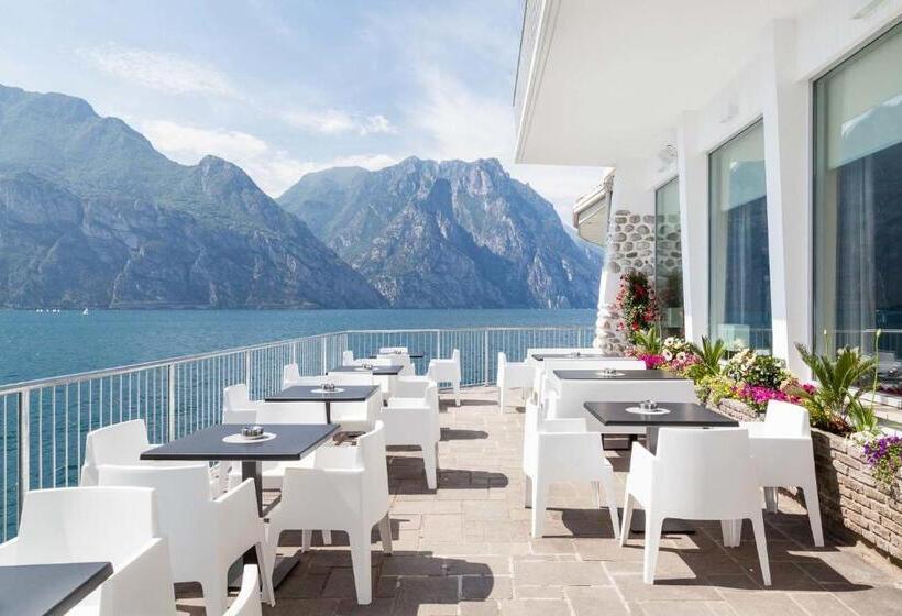 هتل Villa Tempesta