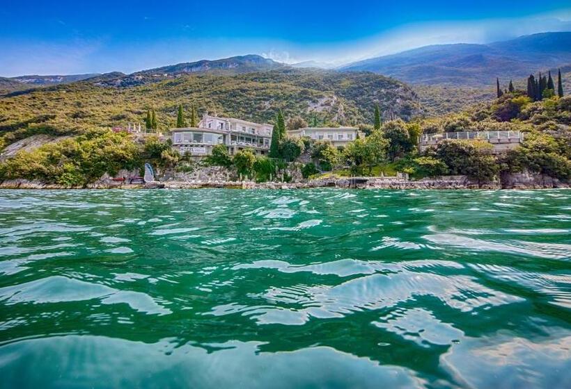 هتل Villa Tempesta