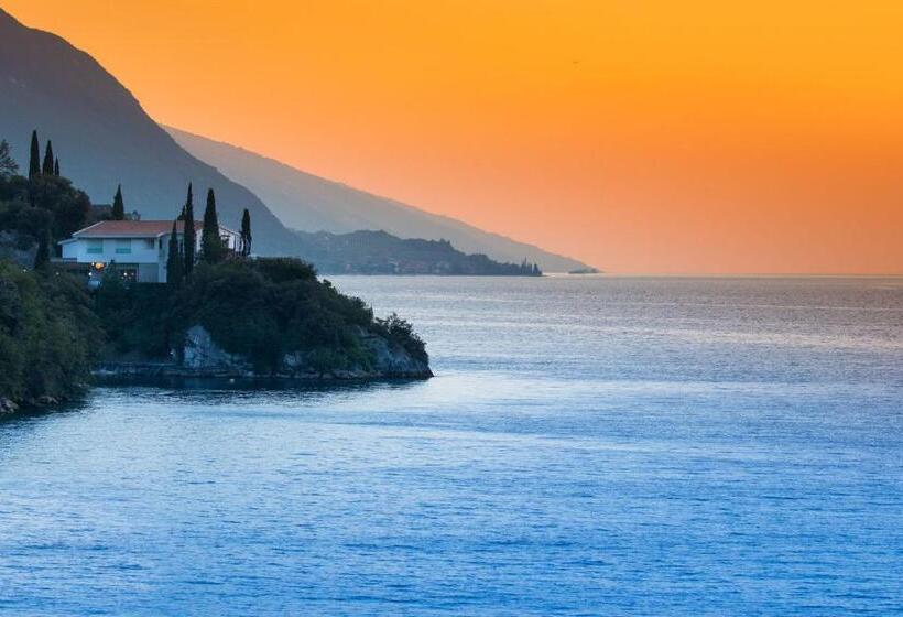 هتل Villa Tempesta