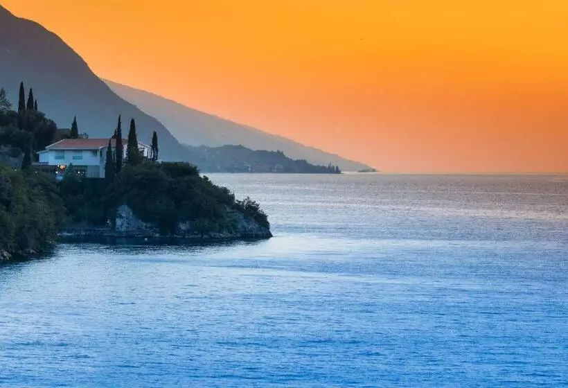 هتل Villa Tempesta