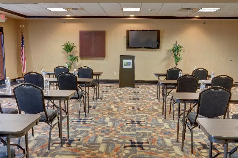 Holiday Inn Express Hotel & Suites Texarkana East, An Ihg