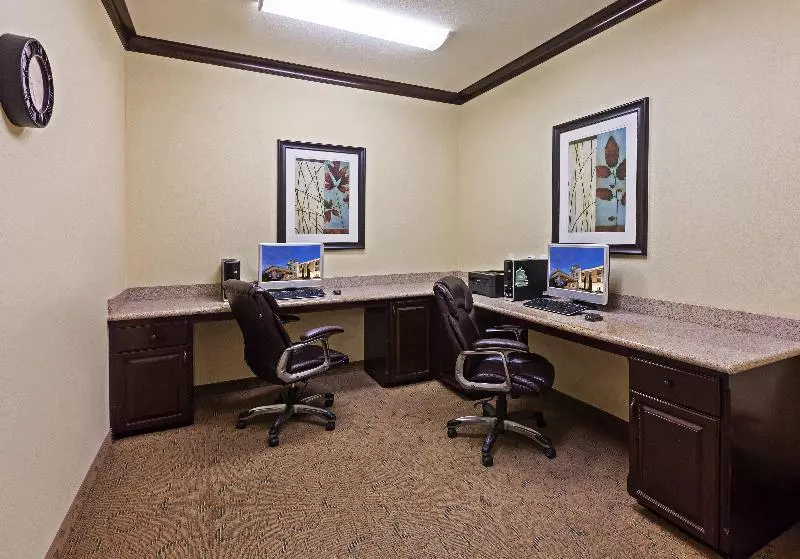 Holiday Inn Express Hotel & Suites Victoria By Ihg