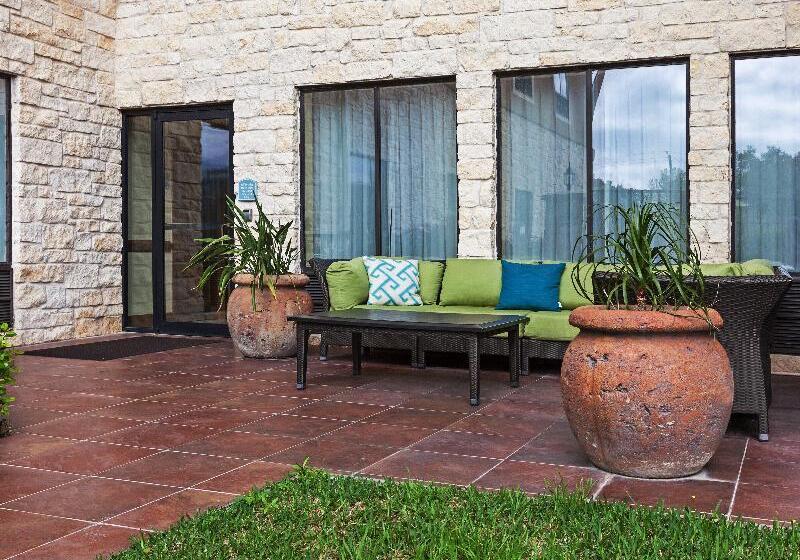 Holiday Inn Express Hotel & Suites Victoria By Ihg