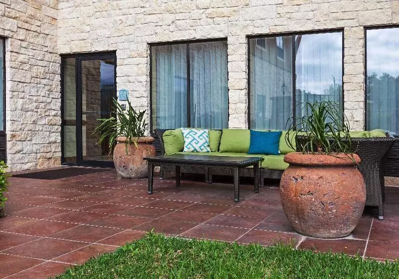 Holiday Inn Express Hotel & Suites Victoria By Ihg