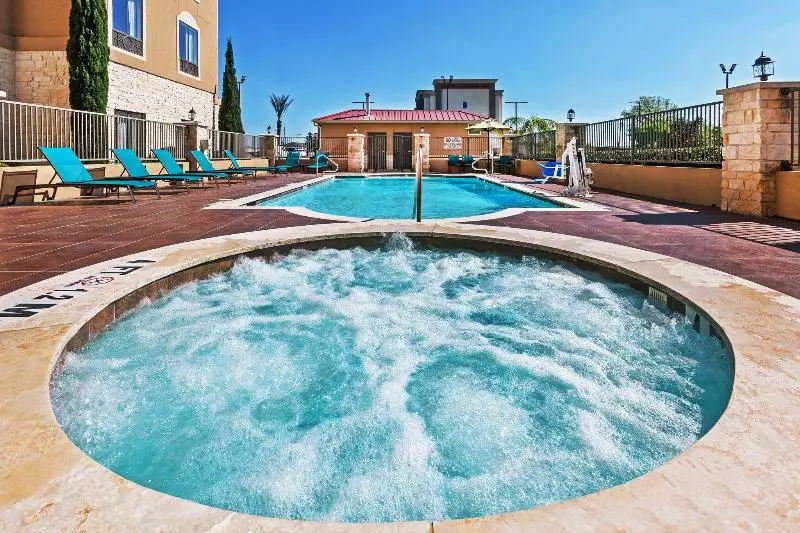 Holiday Inn Express Hotel & Suites Victoria By Ihg