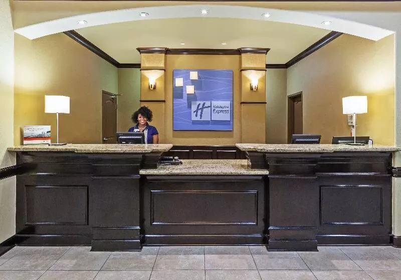 Holiday Inn Express Hotel & Suites Victoria By Ihg