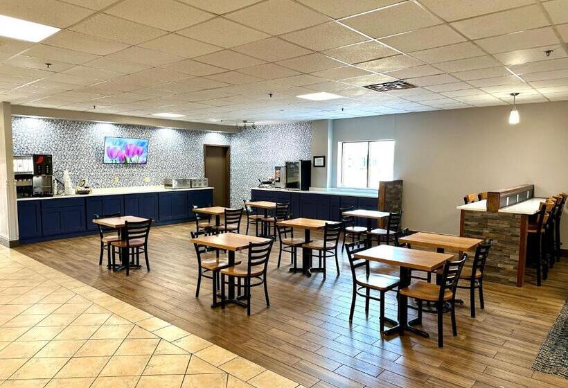 فندق Americinn & Suites By Wyndham Baraboo Event Center