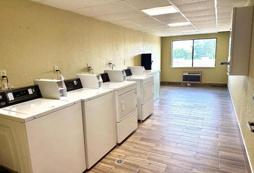 فندق Americinn & Suites By Wyndham Baraboo Event Center