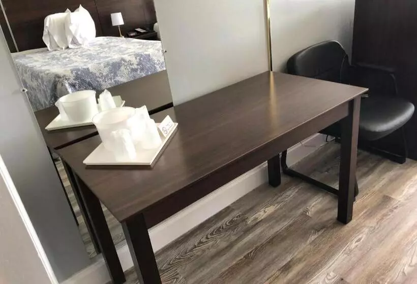 ホテル Budget Inn Express Bristol