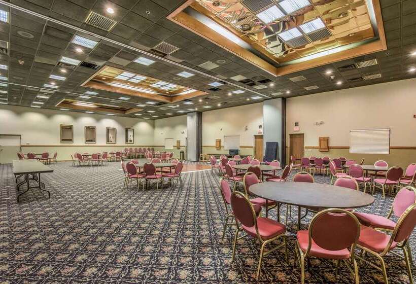 فندق Americinn & Suites By Wyndham Baraboo Event Center