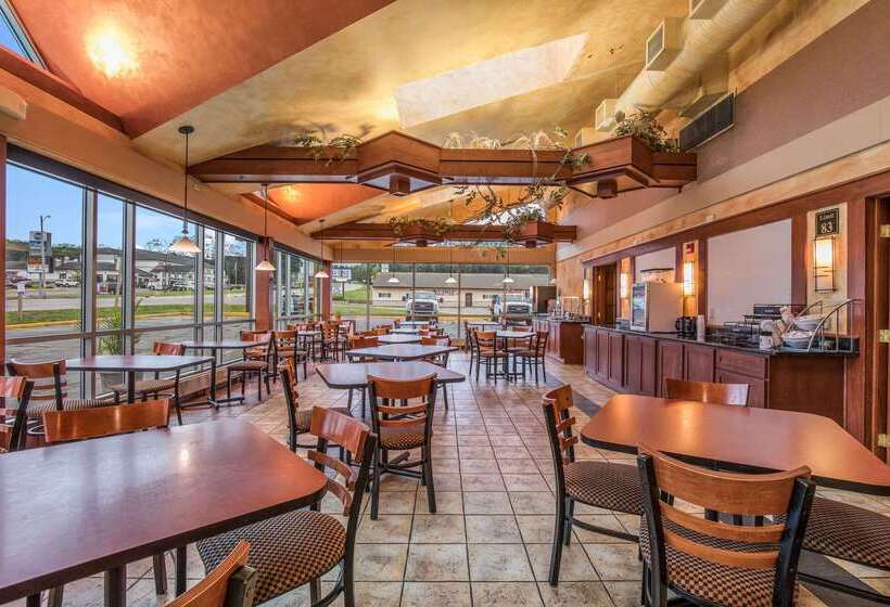 فندق Americinn & Suites By Wyndham Baraboo Event Center