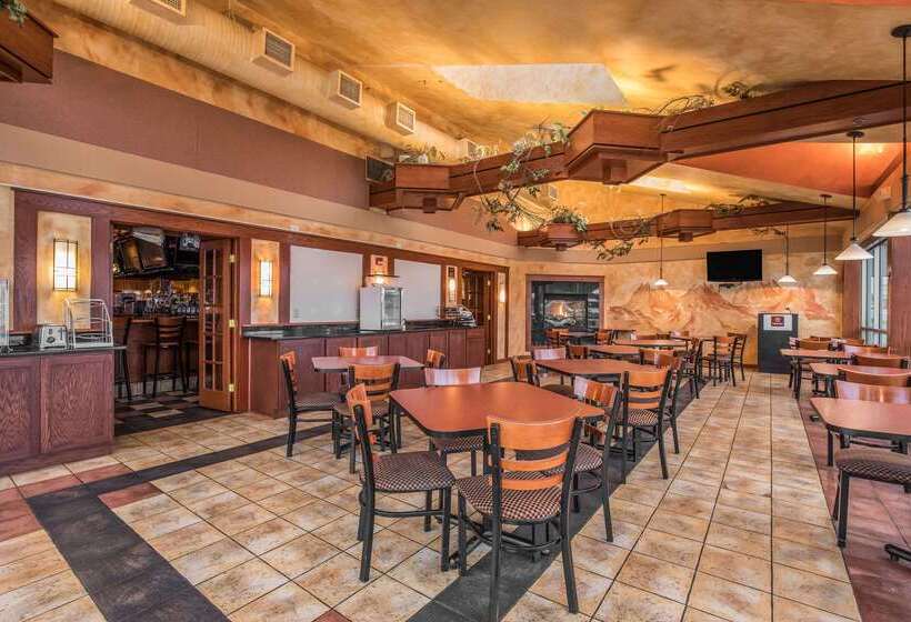 فندق Americinn & Suites By Wyndham Baraboo Event Center