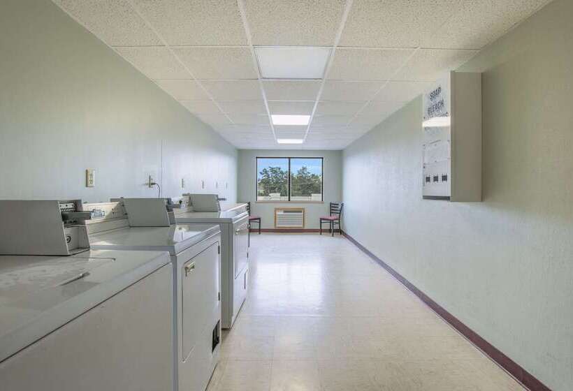 فندق Americinn & Suites By Wyndham Baraboo Event Center