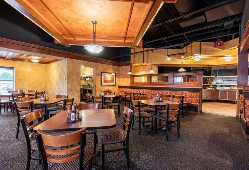 فندق Americinn & Suites By Wyndham Baraboo Event Center