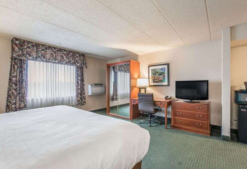 فندق Americinn & Suites By Wyndham Baraboo Event Center