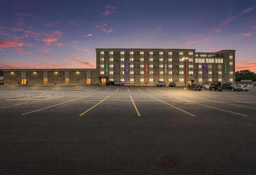 فندق Americinn & Suites By Wyndham Baraboo Event Center