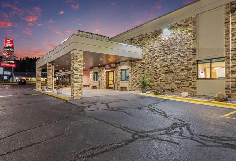 فندق Americinn & Suites By Wyndham Baraboo Event Center