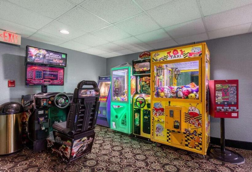 فندق Americinn & Suites By Wyndham Baraboo Event Center