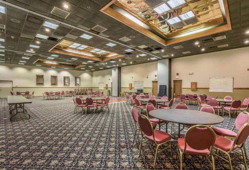 فندق Americinn & Suites By Wyndham Baraboo Event Center