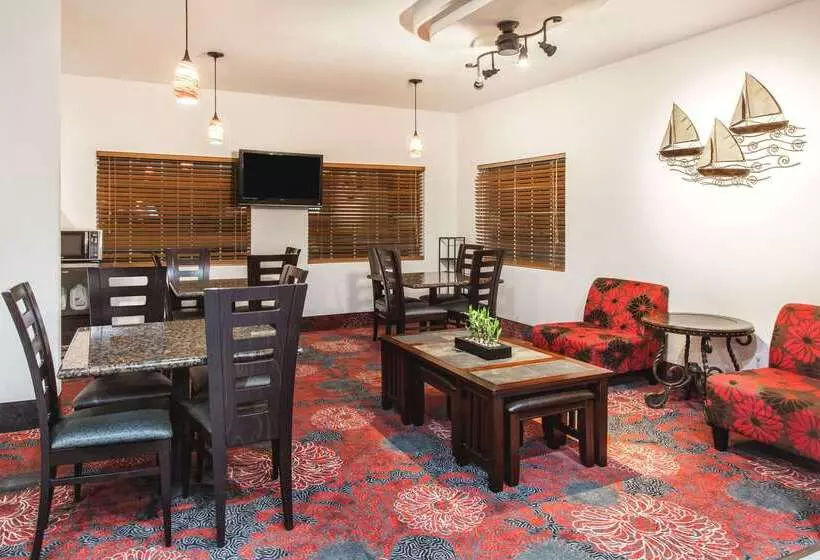 Hotel Days Inn By Wyndham Arlington