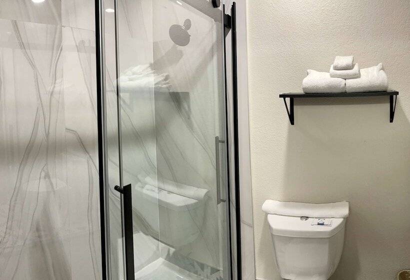 هتل Days Inn By Wyndham Arlington