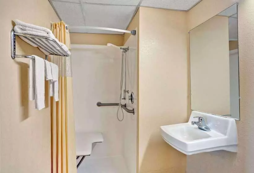 ホテル Days Inn By Wyndham Louisville Airport Fair And Expo Center