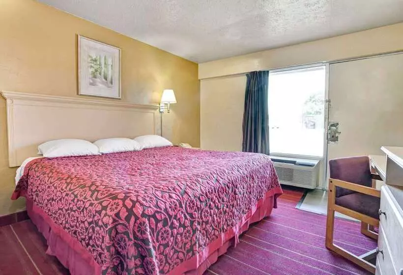 ホテル Days Inn By Wyndham Louisville Airport Fair And Expo Center