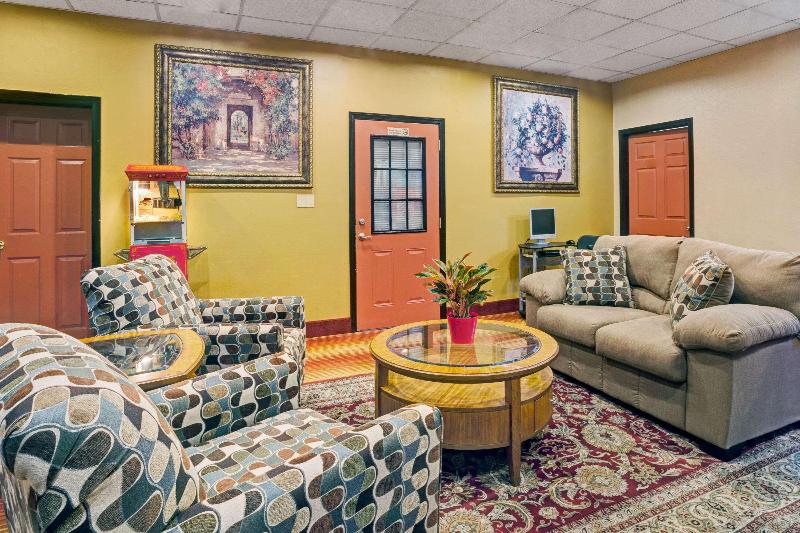 فندق Days Inn By Wyndham Louisville Airport Fair And Expo Center